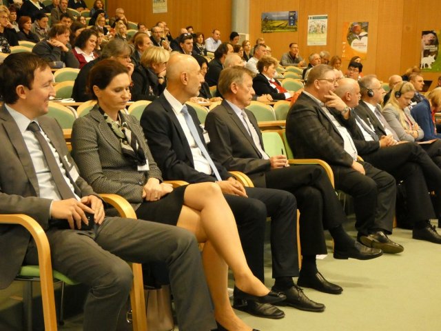 Zasedanje podeželskega parlamenta